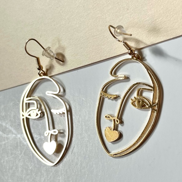 🏷️ faux gold abstract face dangling earrings - Picture 6 of 7